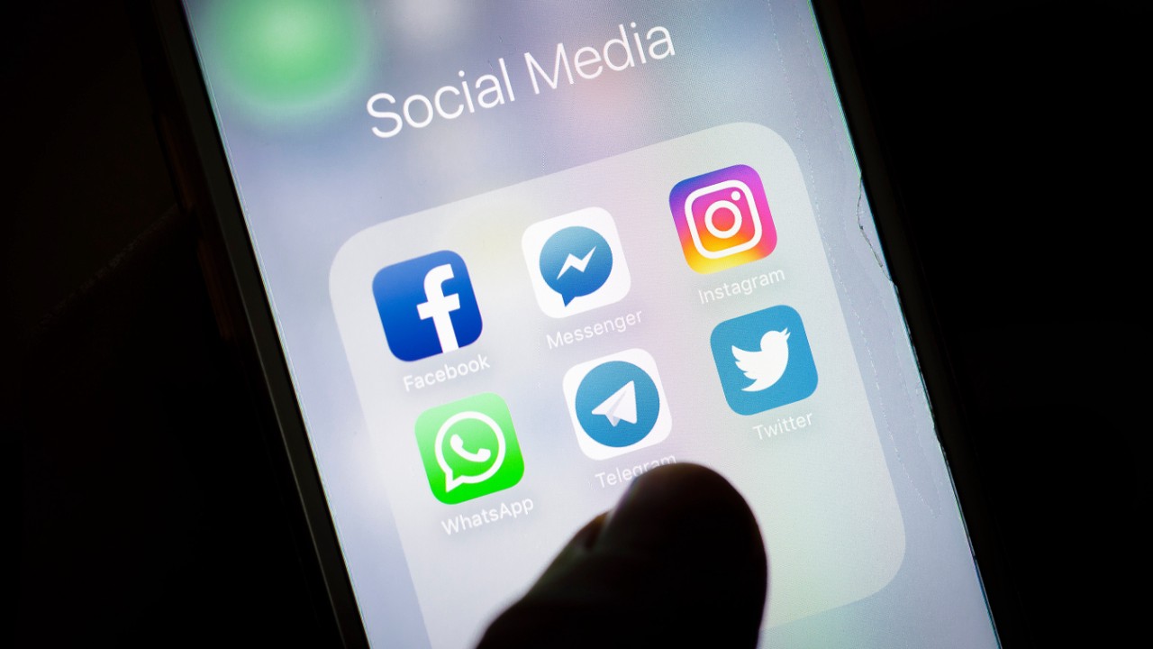 Instagram ve Facebook neden çöktü?